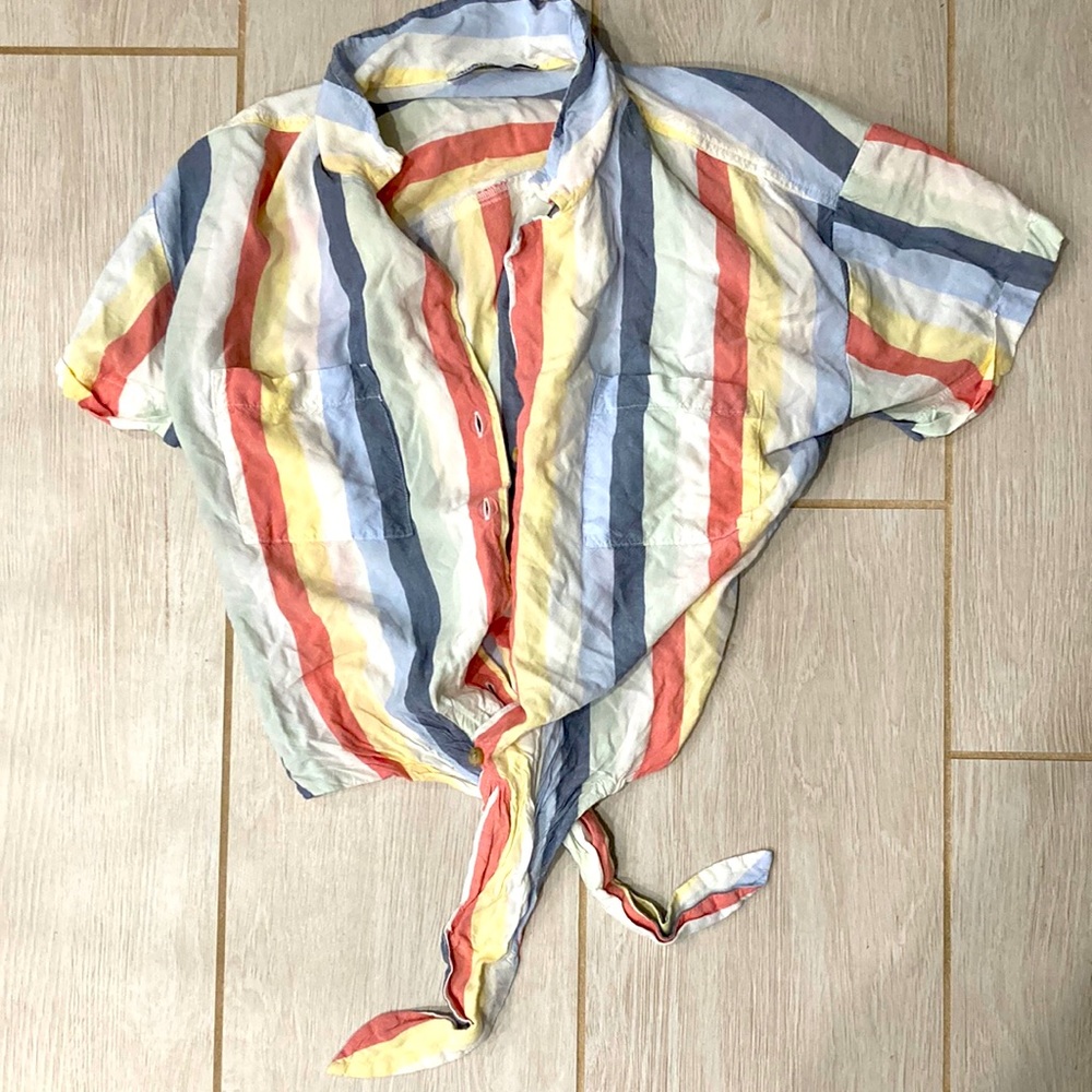 Medium multicolored Hollister front-tie shirt
